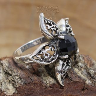 Anillo Ónix Facetado Flor