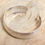 Brazalete Martillado Fino