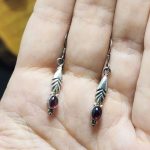 Pendientes Granate Pluma