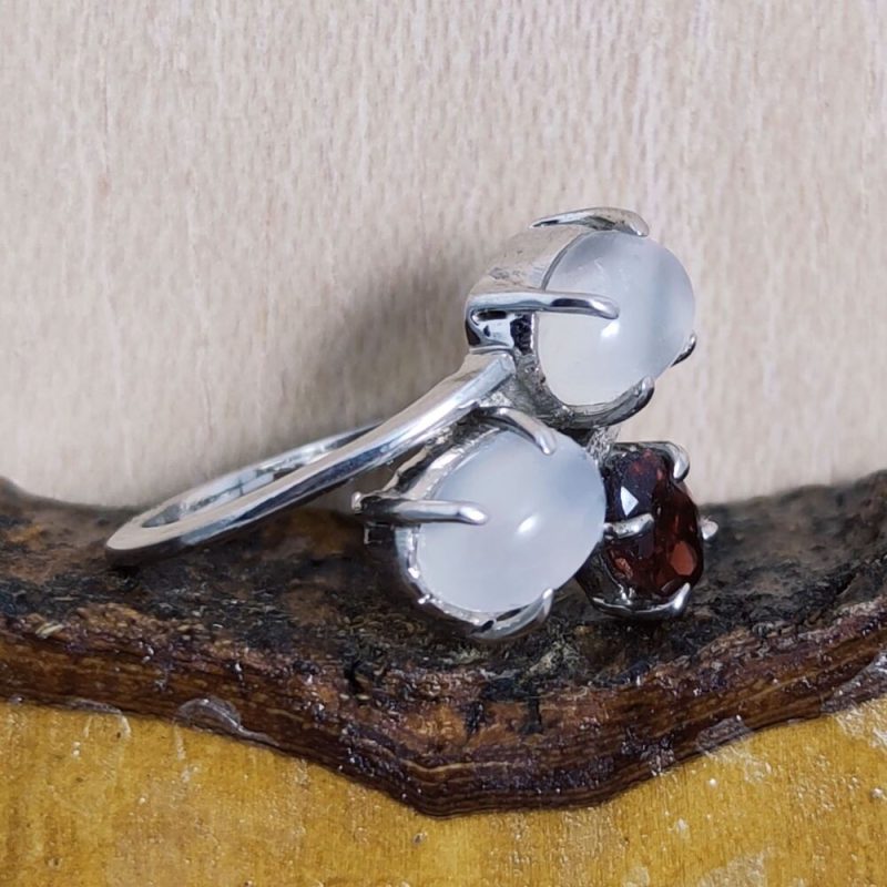 Anillo Piedra de Luna Y Granate Anillo Piedra de Luna Y Granate