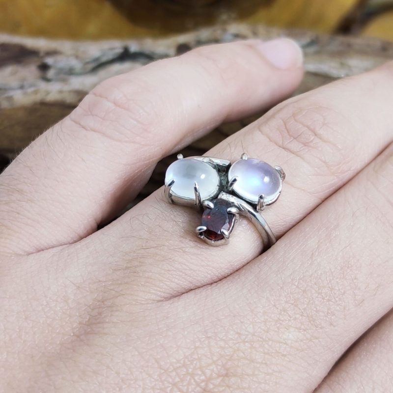 Anillo Piedra de Luna Y Granate Anillo Piedra de Luna Y Granate