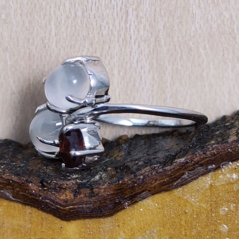 Anillo Piedra de Luna Y Granate Anillo Piedra de Luna Y Granate