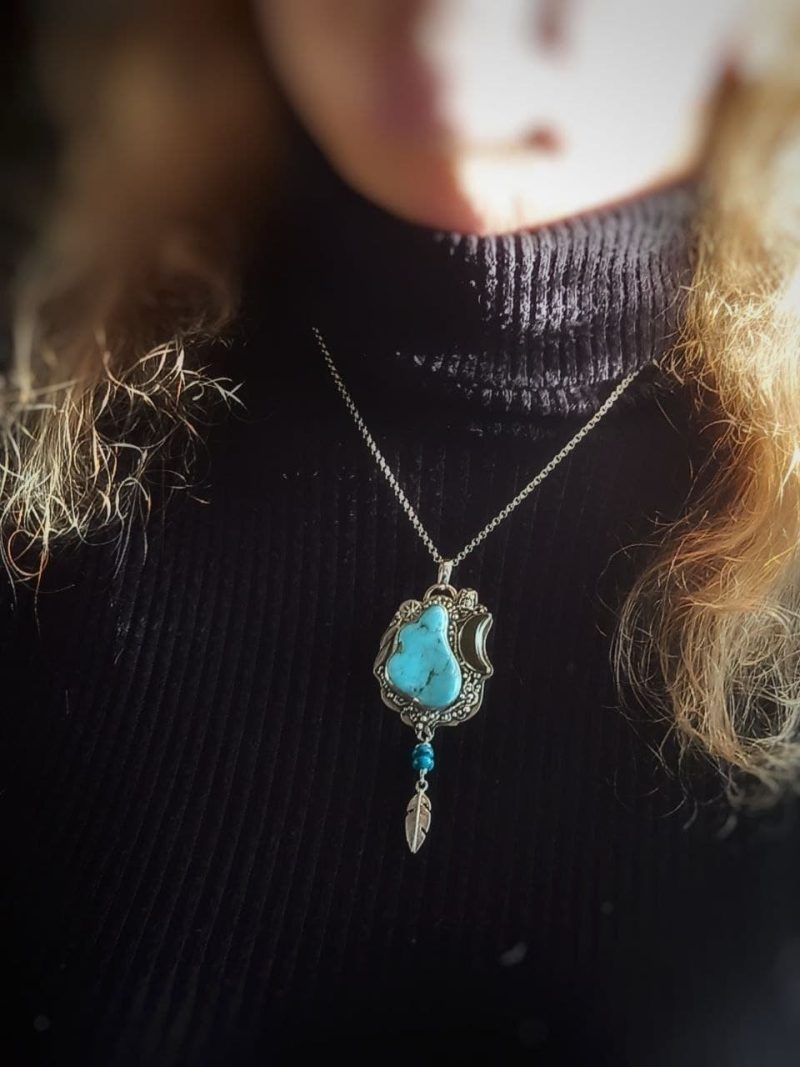 Colgante Turquesa y Obsidiana Dorada Colgante Turquesa y Obsidiana Dorada