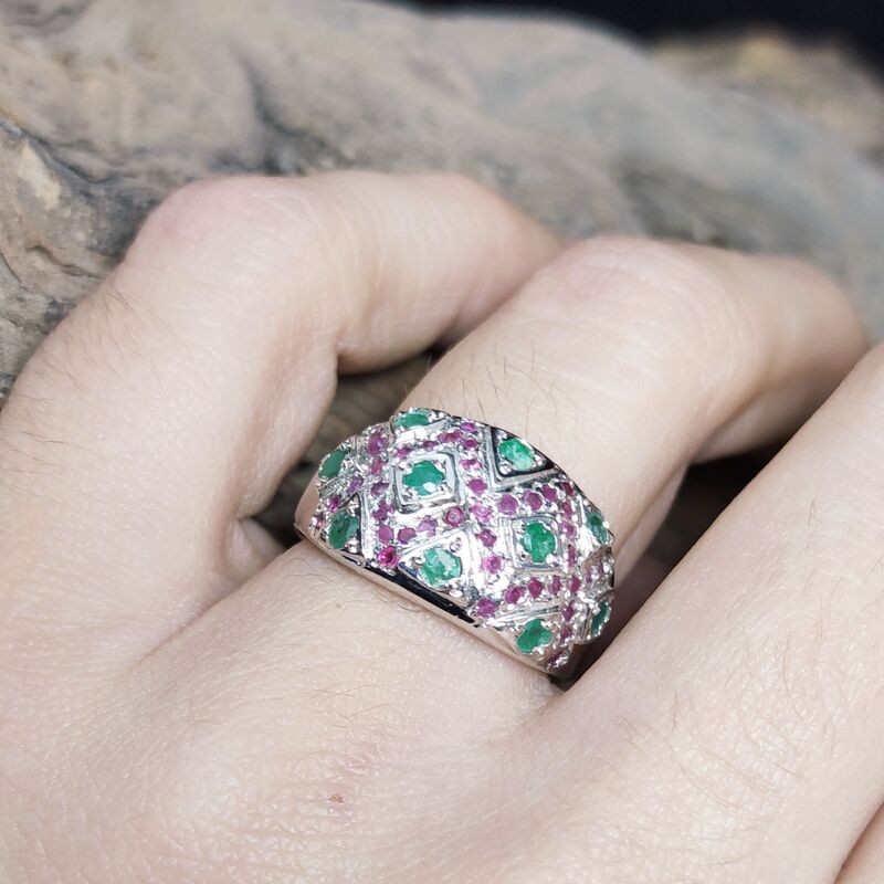 Anillo Rubíes y Esmeraldas Anillo Rubíes y Esmeraldas