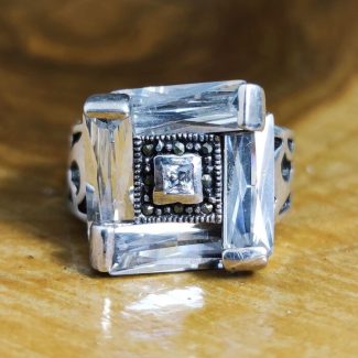 Anillo Circonitas y Marquesita