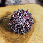 Anillo Granate Flor