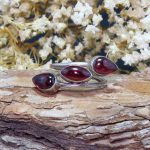 Anillo Granate Tres