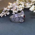 Anillo Granate y Marquesitas