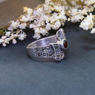 Anillo Granate y Marquesitas