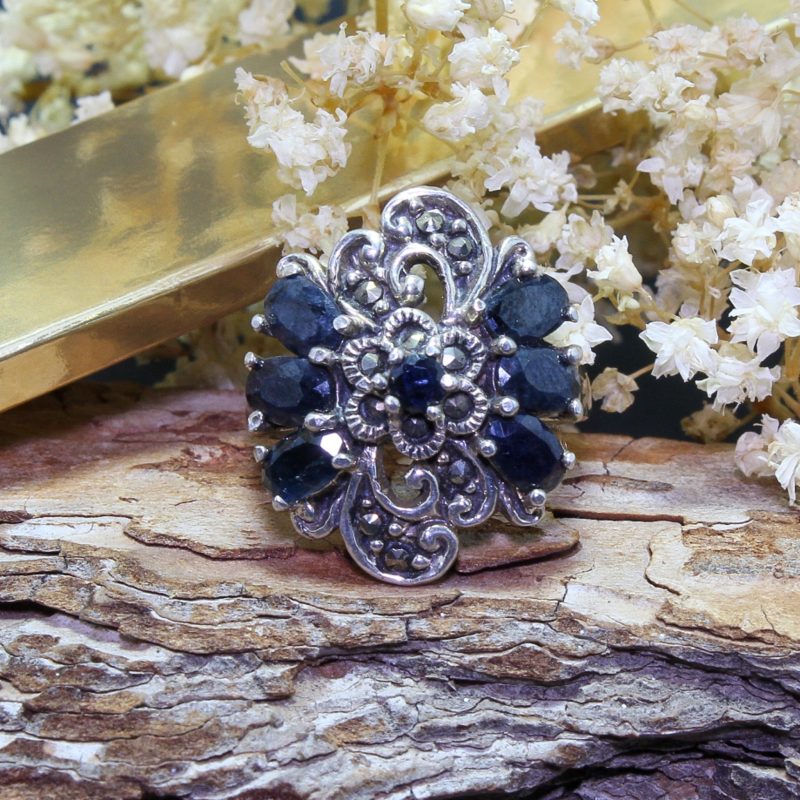Anillo Zafiro y Marquesitas Anillo Zafiro y Marquesitas