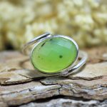 Anillo Prehnita Facetado