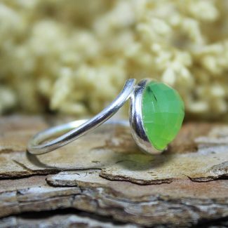 Anillo Prehnita Facetado