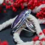 Anillo Charoita