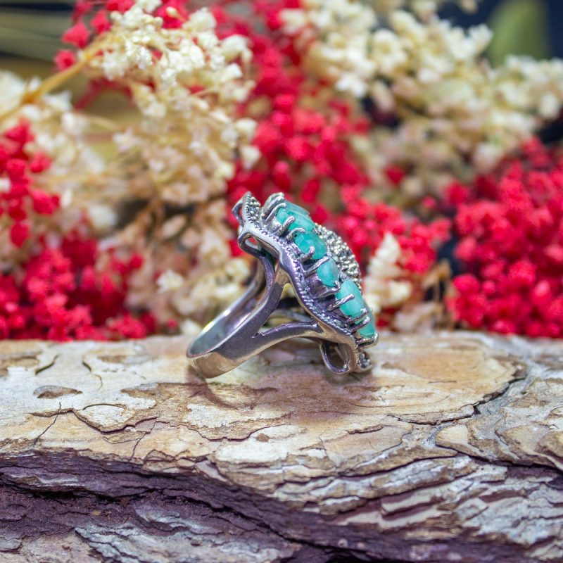 Anillo Esmeralda y Marquesitas Anillo Esmeralda y Marquesitas
