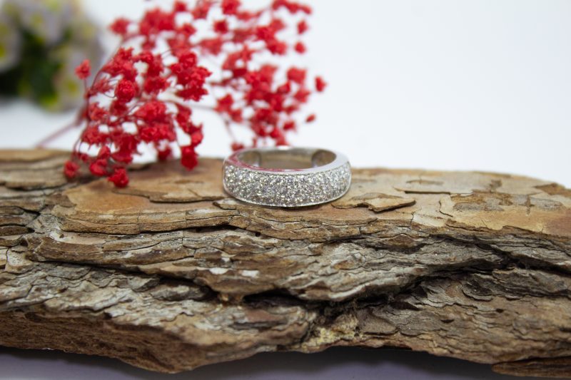 Anillo circonitas