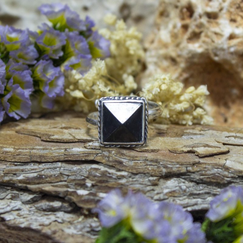 Anillo Shungit Piramide
