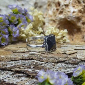 Anillo Shungit Piramide