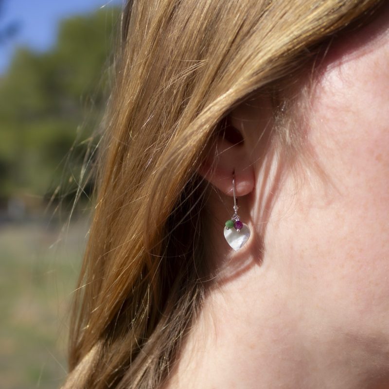 Pendientes Nácar con Rubí y Esmeralda Pendientes Nácar con Rubí y Esmeralda