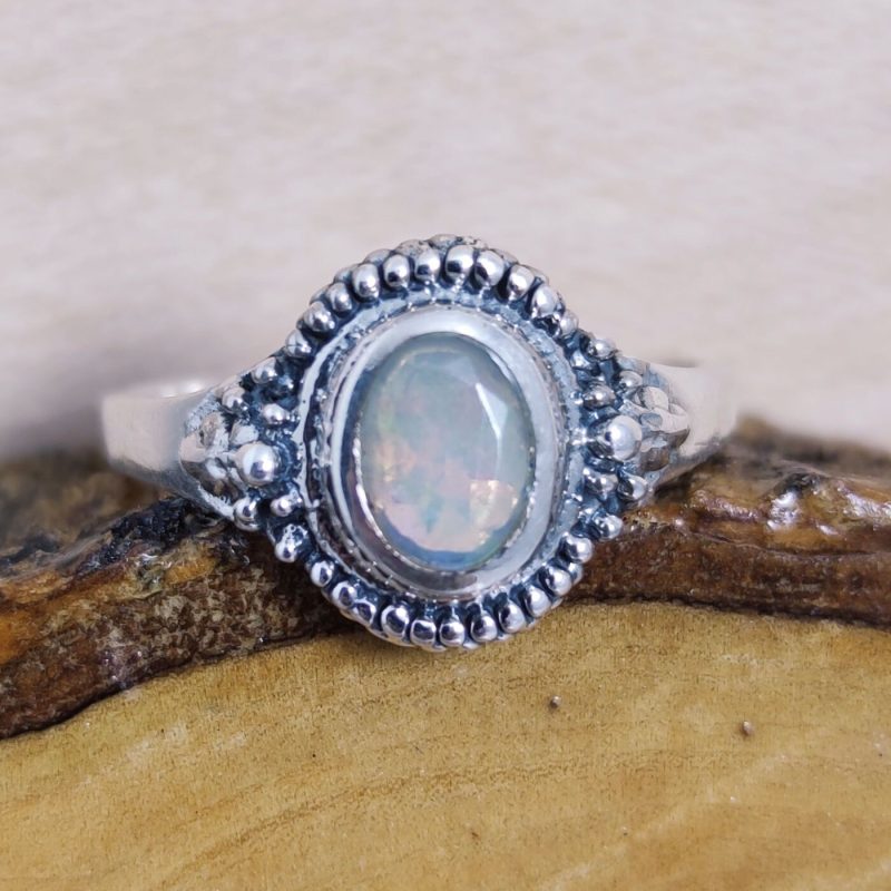 Anillo Ópalo Etíope