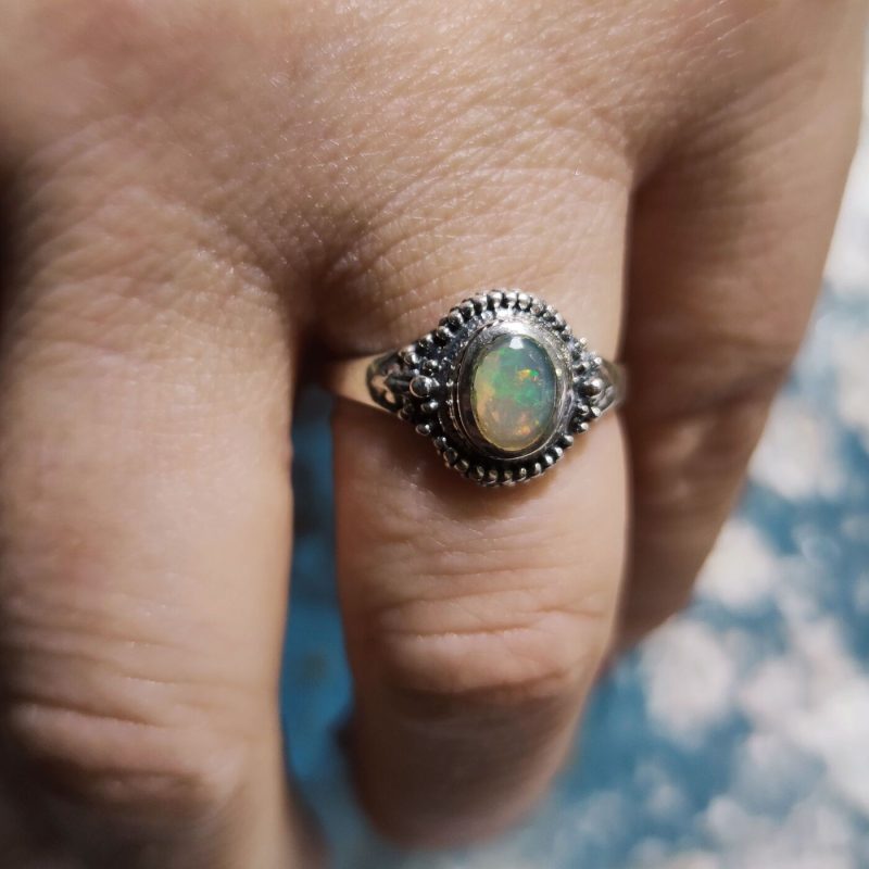 Anillo Ópalo Etíope