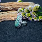 Anillo Cianita en Fuchsita