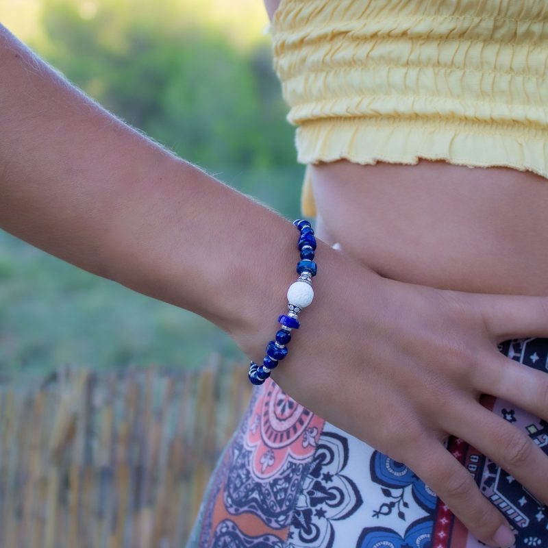 Pulsera Lapislázuli y Coral Blanco