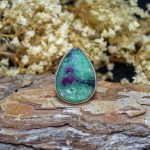 Anillo Rubí en Zoisita