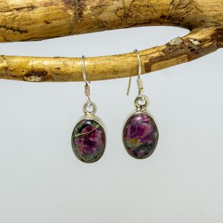 Pendientes eudialita