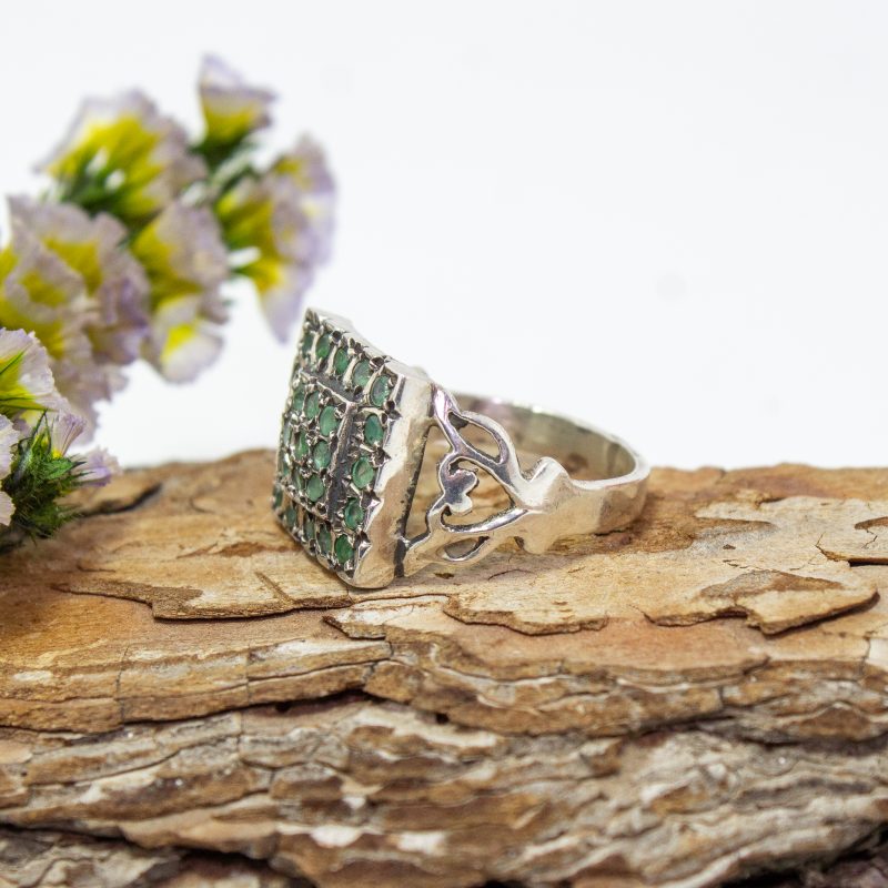 Anillo esmeralda