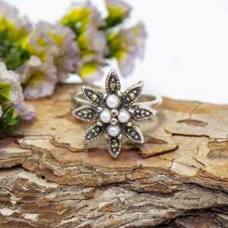 Anillo perla y marquesitas